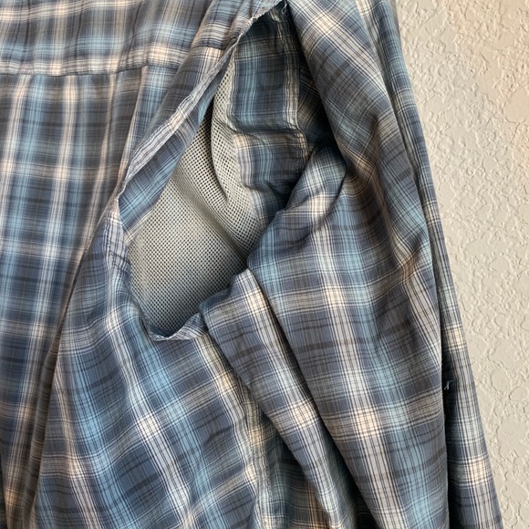 3 for $10 Van Heusen button up shirt size Medium - Picture 4 of 4